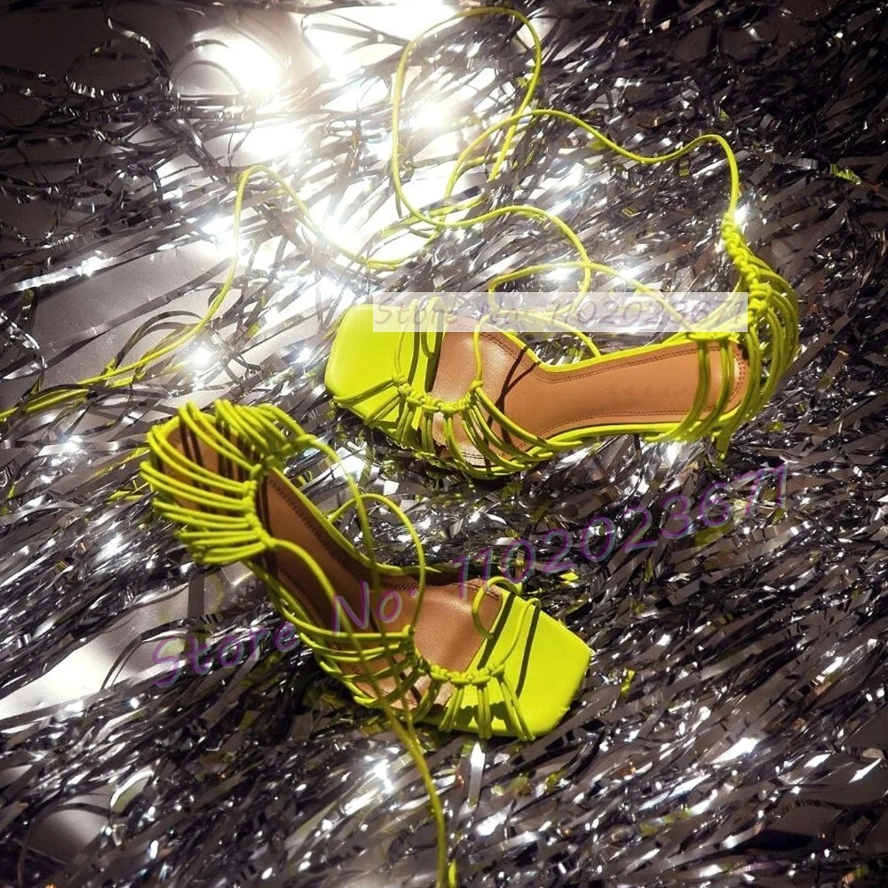 Chique Met Snoer Gekooide Sand - Sandal Strappy Heeled recensie en prijs